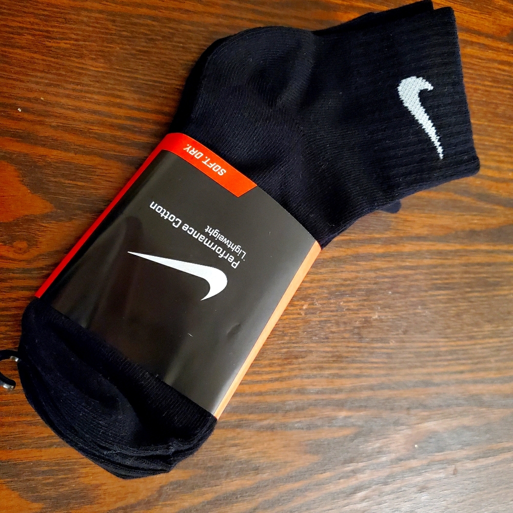 Nike Socks - Picture 1 of 3